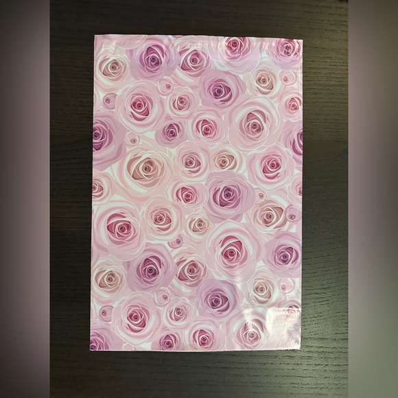 25 Count Roses Poly Mailers 9" X 12" - Picture 2 of 8
